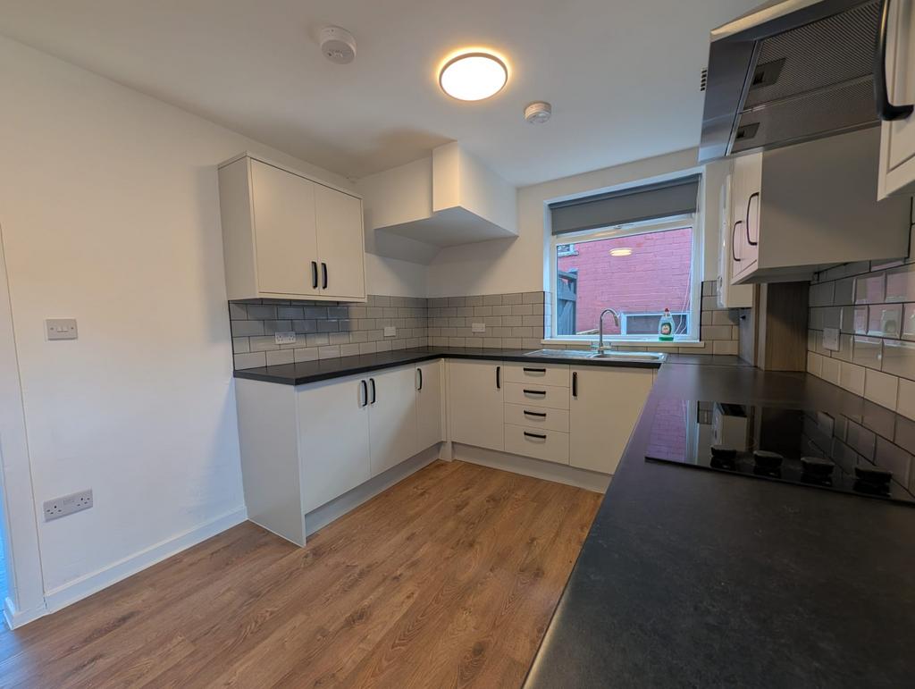 House in SALFORD - View 5