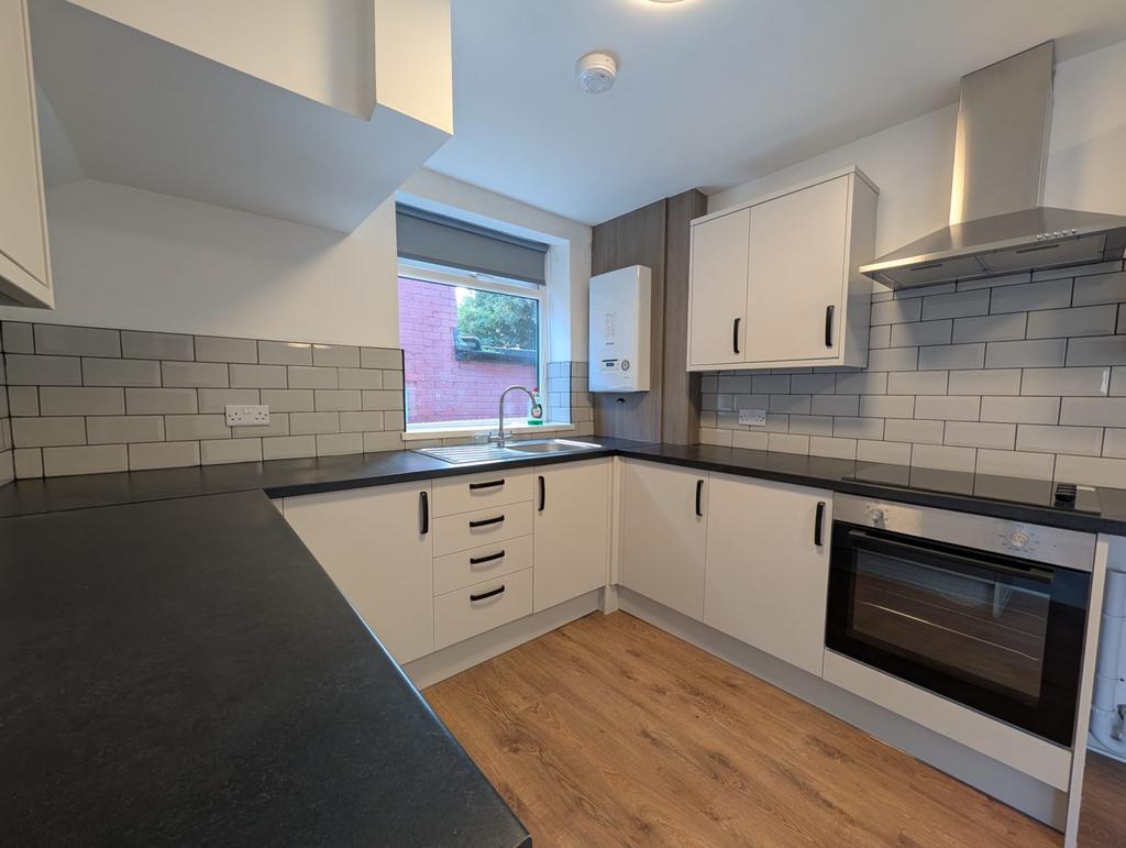 House in SALFORD - More