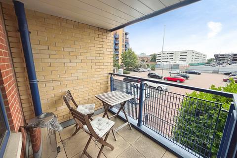 2 bedroom flat to rent, Canute Road, Southampton, SO14