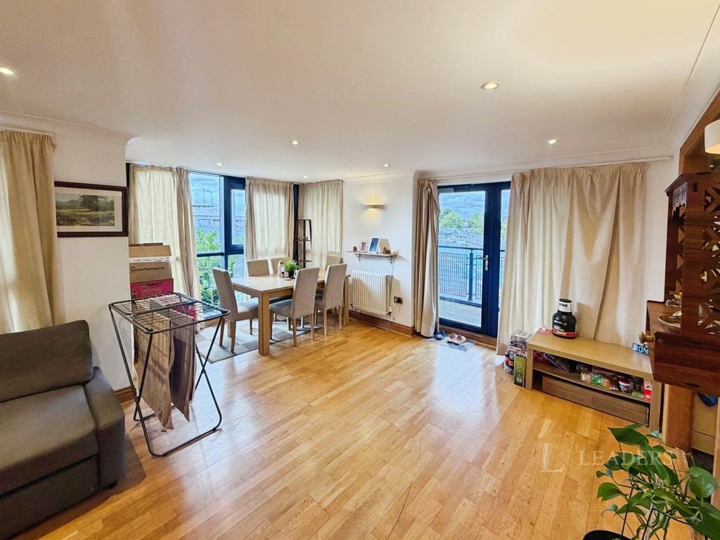 Apartment in Southampton, Ocean Village - View 2