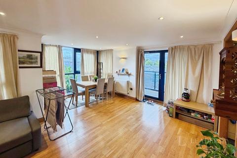 2 bedroom flat to rent, Canute Road, Southampton, SO14