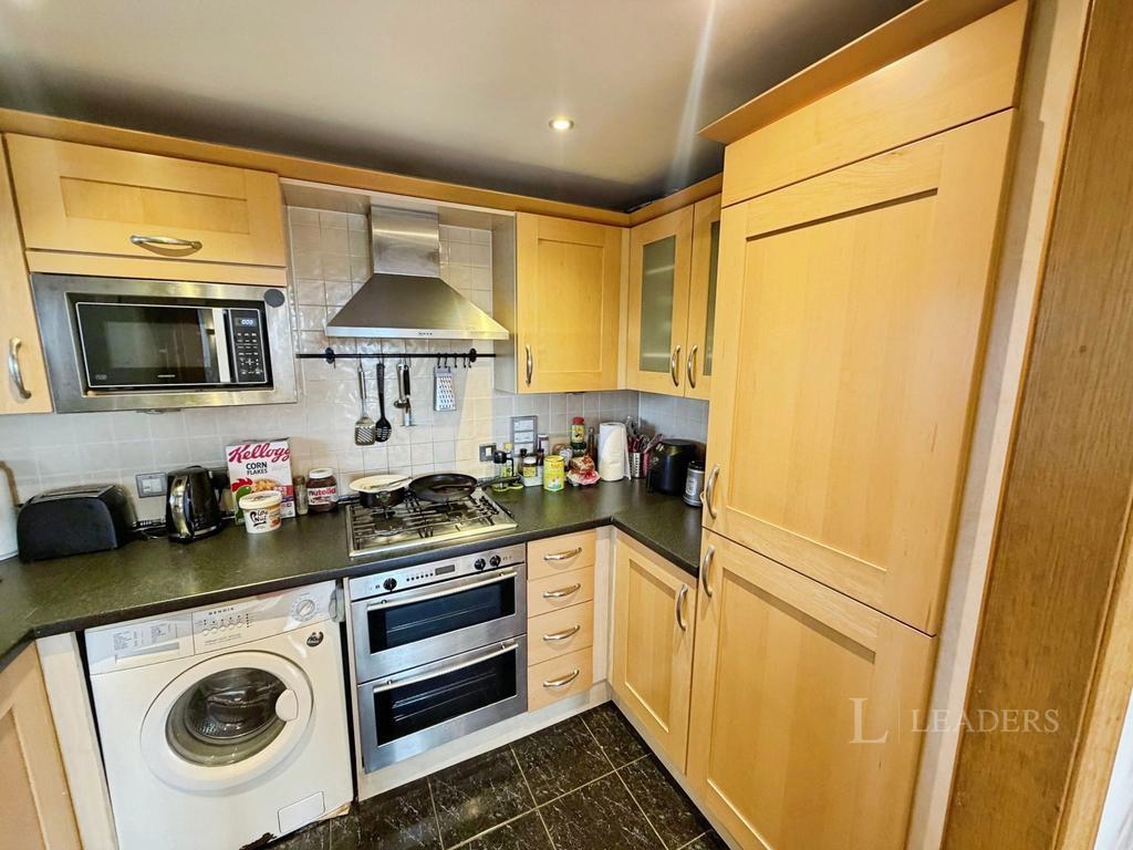 Apartment in Southampton, Ocean Village - More