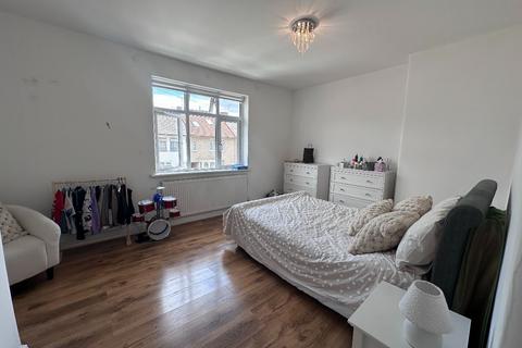 2 bedroom semi-detached house for sale, Baron Road, Dagenham