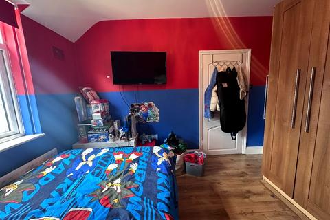 2 bedroom semi-detached house for sale, Baron Road, Dagenham