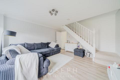 2 bedroom semi-detached house to rent, Millfield Gardens, Ipswich, IP4