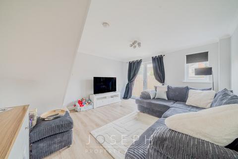 2 bedroom semi-detached house to rent, Millfield Gardens, Ipswich, IP4