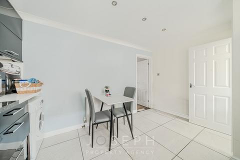 2 bedroom semi-detached house to rent, Millfield Gardens, Ipswich, IP4