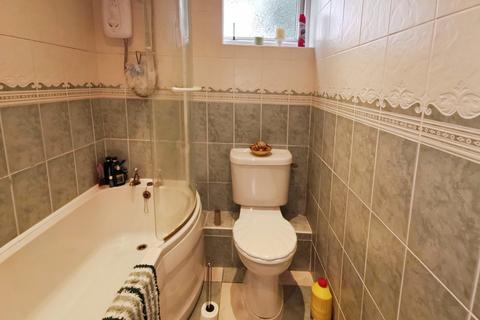 2 bedroom flat for sale, Eastwood Court, Benton, Newcastle upon Tyne, NE12