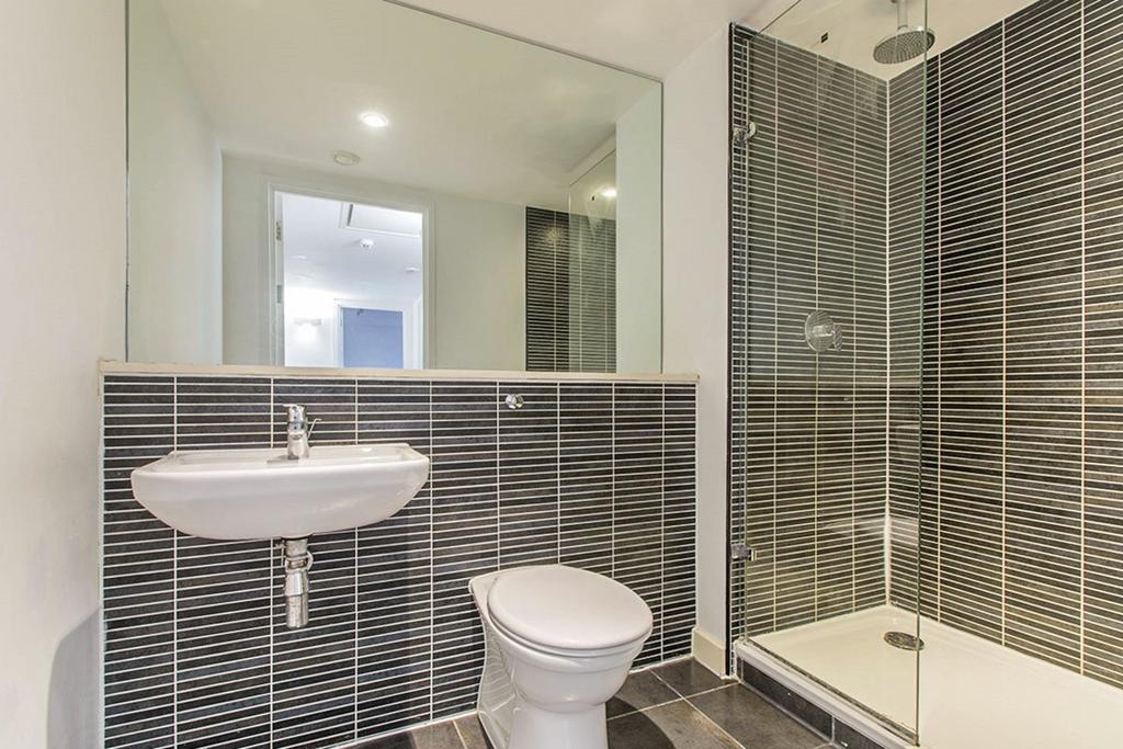 Apartment in West Yorkshire - View 3