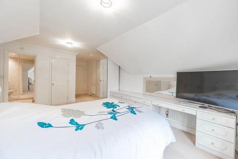 2 bedroom flat for sale, Marsh Point, Marsh Road, Pinner, HA5