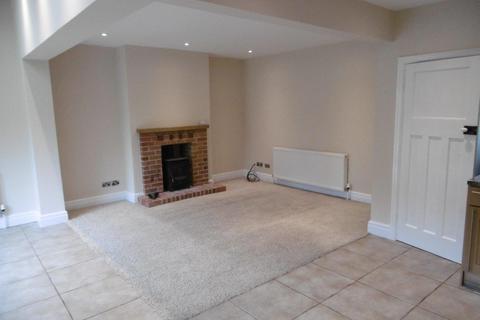3 bedroom semi-detached house to rent, Scalford Road, Melton Mowbray
