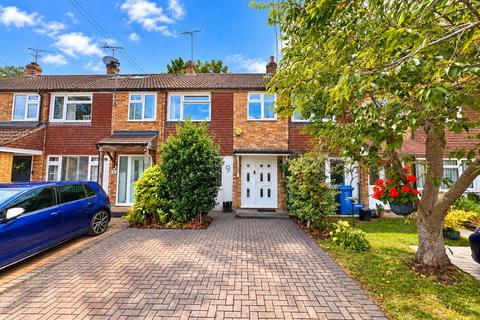 3 bed house for rent in Barnes Close, Farnborough GU14
