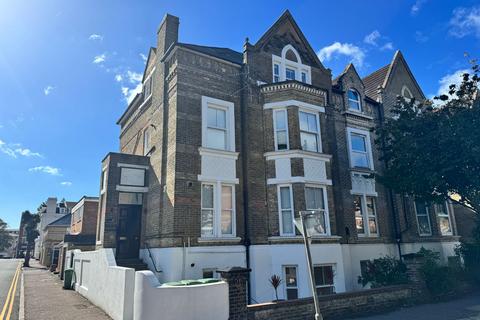 2 bed flat/apartment for rent in Ingles Road, Folkestone, CT20
