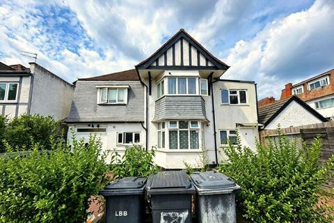 Studio to rent, Foscote Road, London NW4