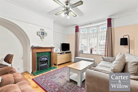 3 bedroom terraced house for sale, Nuneaton Road, Dagenham, Essex