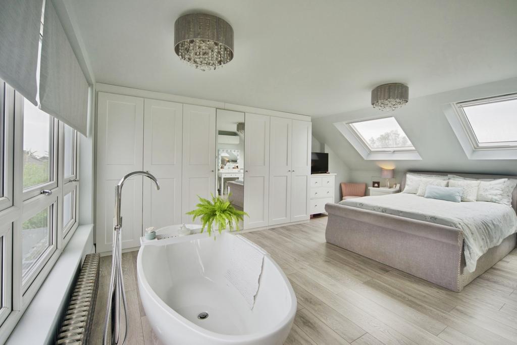 House in Romford - View 2