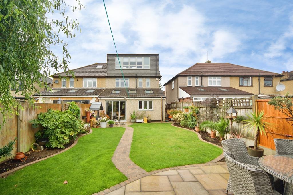 House in Romford - View 4