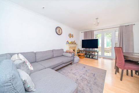 3 bedroom terraced house for sale, Arklay Close, Uxbridge UB8