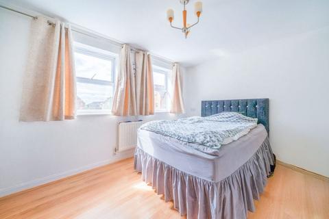 3 bedroom terraced house for sale, Arklay Close, Uxbridge UB8