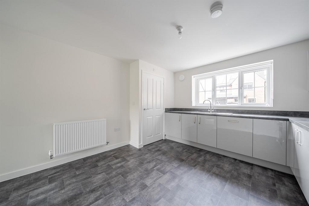 House in Gedling - More