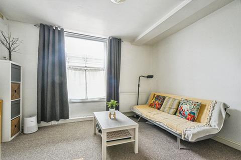 1 bedroom apartment for sale, High Street, Calne
