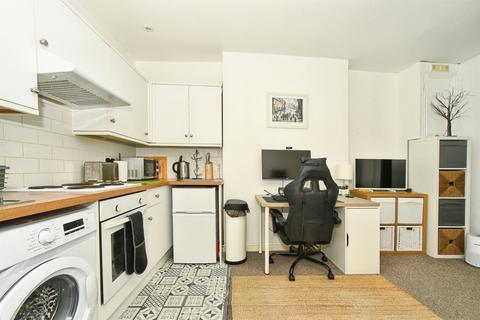 1 bedroom apartment for sale, High Street, Calne