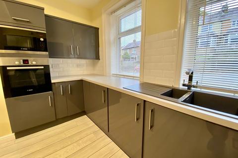 2 bedroom house to rent, Penistone Road, Kirkburton, HUDDERSFIELD