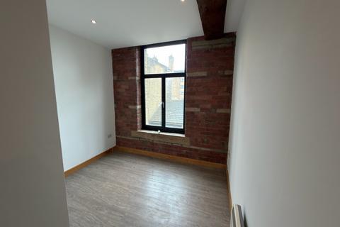 2 bedroom flat to rent, Broad Street, Bradford, West Yorkshire, BD1