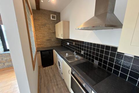 2 bedroom flat to rent, Broad Street, Bradford, West Yorkshire, BD1