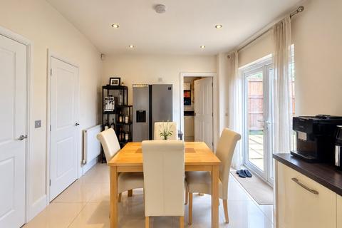 4 bedroom detached house for sale, Laverton Road, Leicester LE5