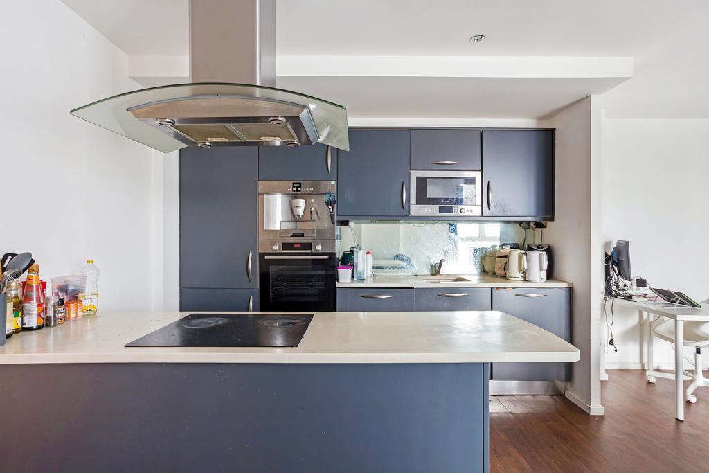 Apartment in London - More