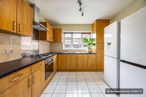1 bedroom semi-detached house to rent, Princess Avenue, Beeston, NG9