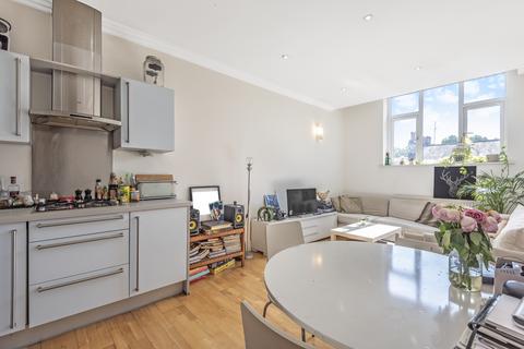 2 bedroom flat to rent, Amhurst Road, Stoke Newington, London, N16