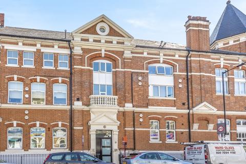 2 bedroom flat to rent, Amhurst Road, Stoke Newington, London, N16