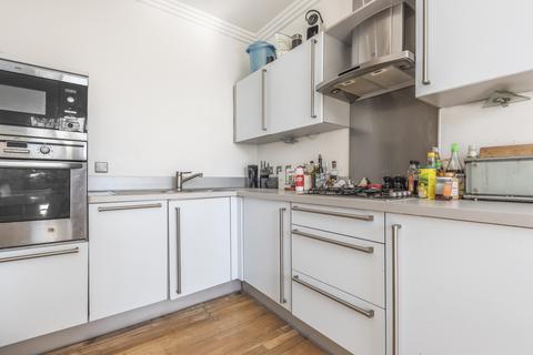 2 bedroom flat to rent, Amhurst Road, Stoke Newington, London, N16