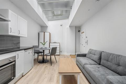 1 bedroom flat to rent, Southwell Gardens, London SW7