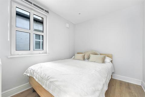 1 bedroom flat to rent, Southwell Gardens, London SW7