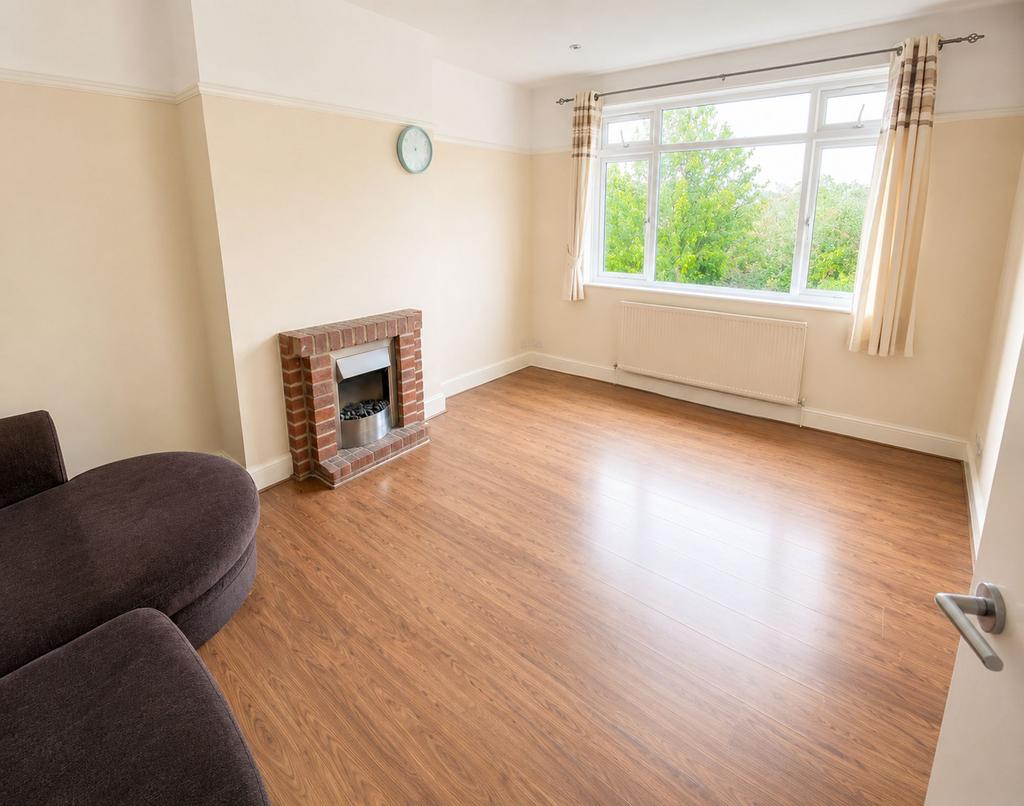 Apartment in Ilford - View 2