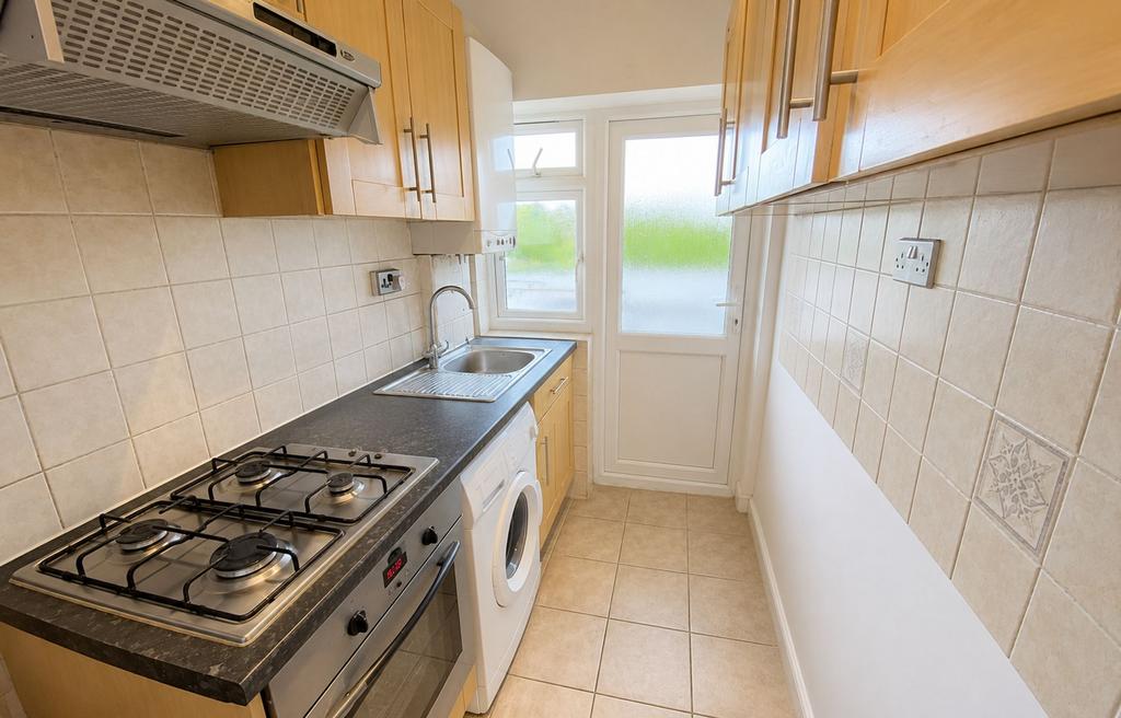 Apartment in Ilford - View 4