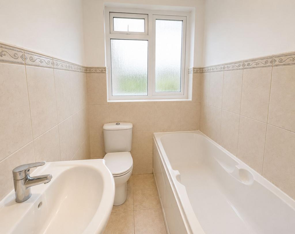 Apartment in Ilford - View 5
