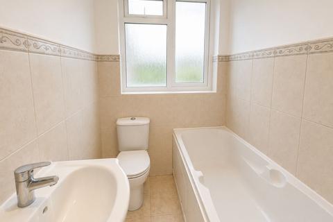 1 bedroom flat to rent, Pershore Close, Ilford IG2