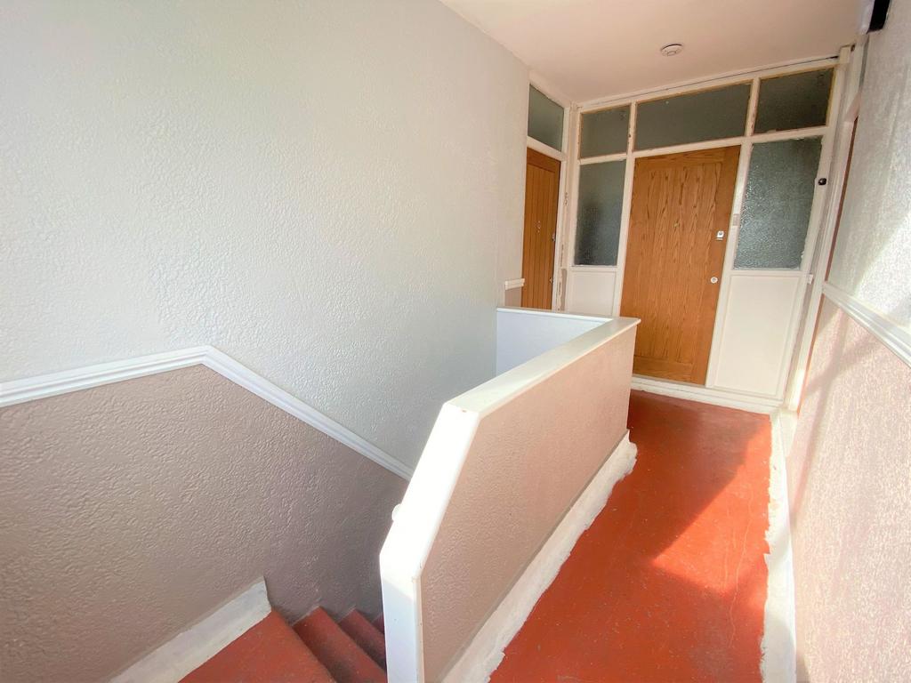 Apartment in Ilford - More