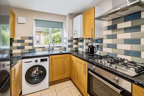 2 bedroom ground floor flat for sale, Lowestoft Drive, Slough