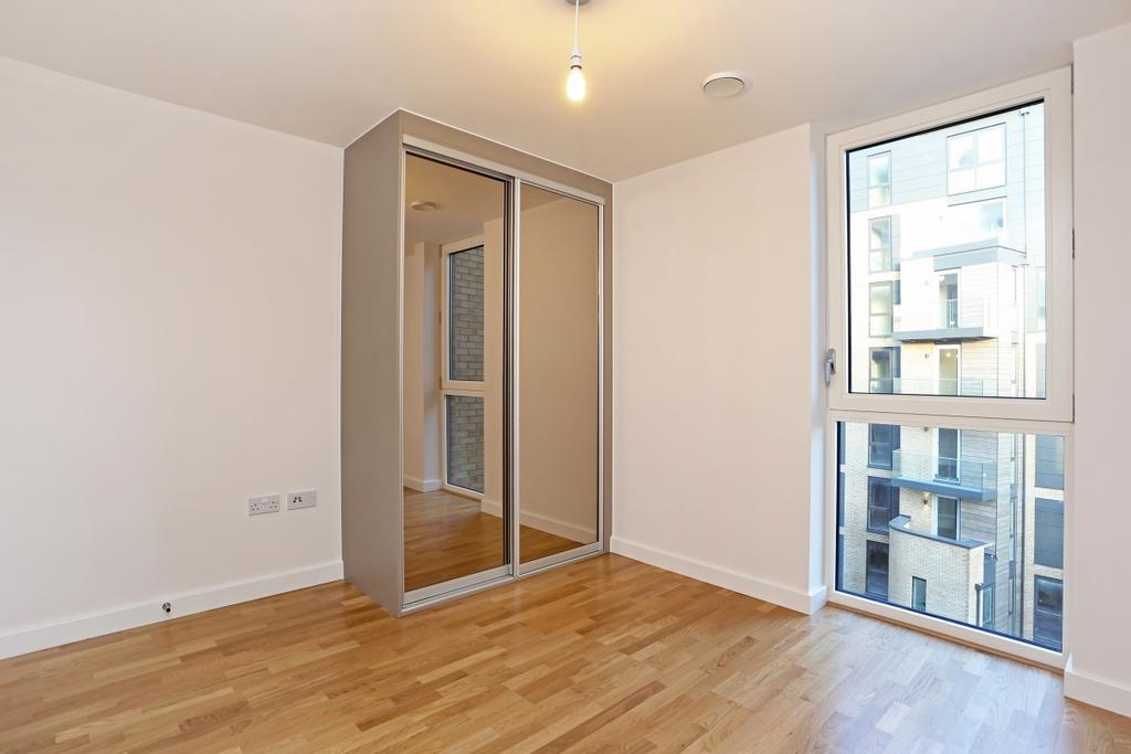 Apartment in Brentford - View 5