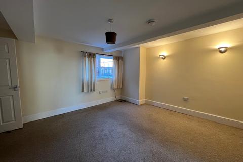 1 bedroom flat to rent, High Street, Uttoxeter
