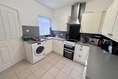 2 bedroom terraced house to rent, Edgecumbe Street, HULL