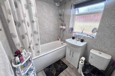 2 bedroom terraced house to rent, Edgecumbe Street, HULL