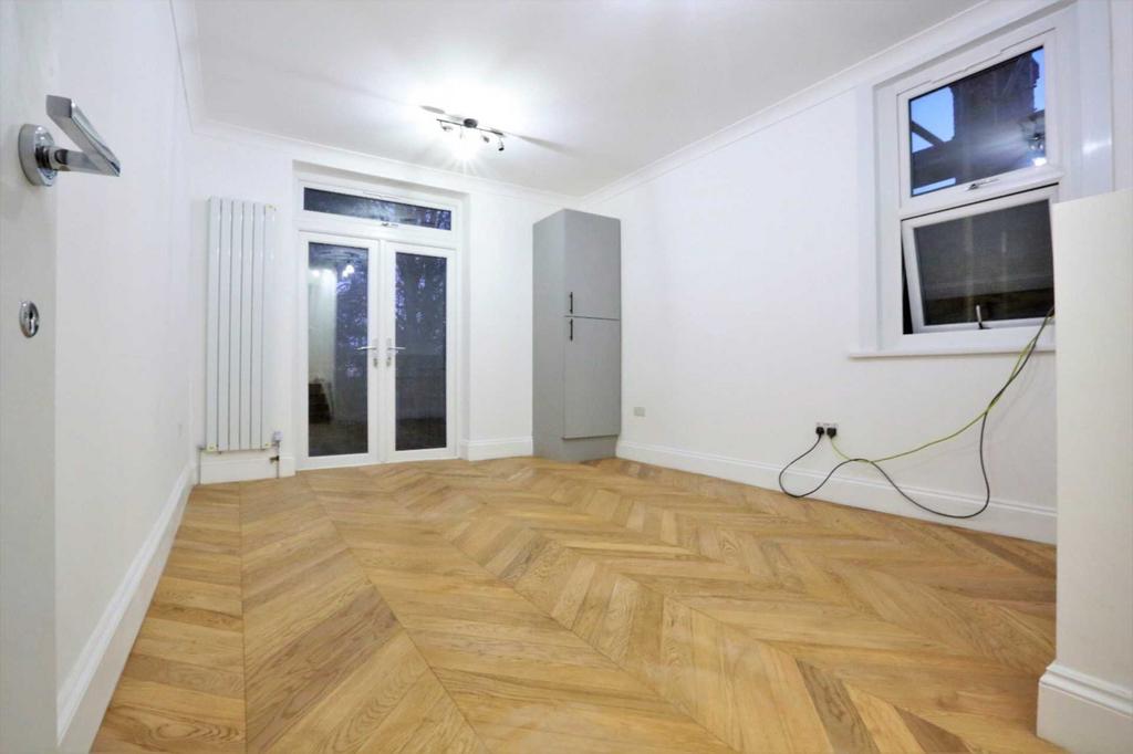 Apartment in London - View 3