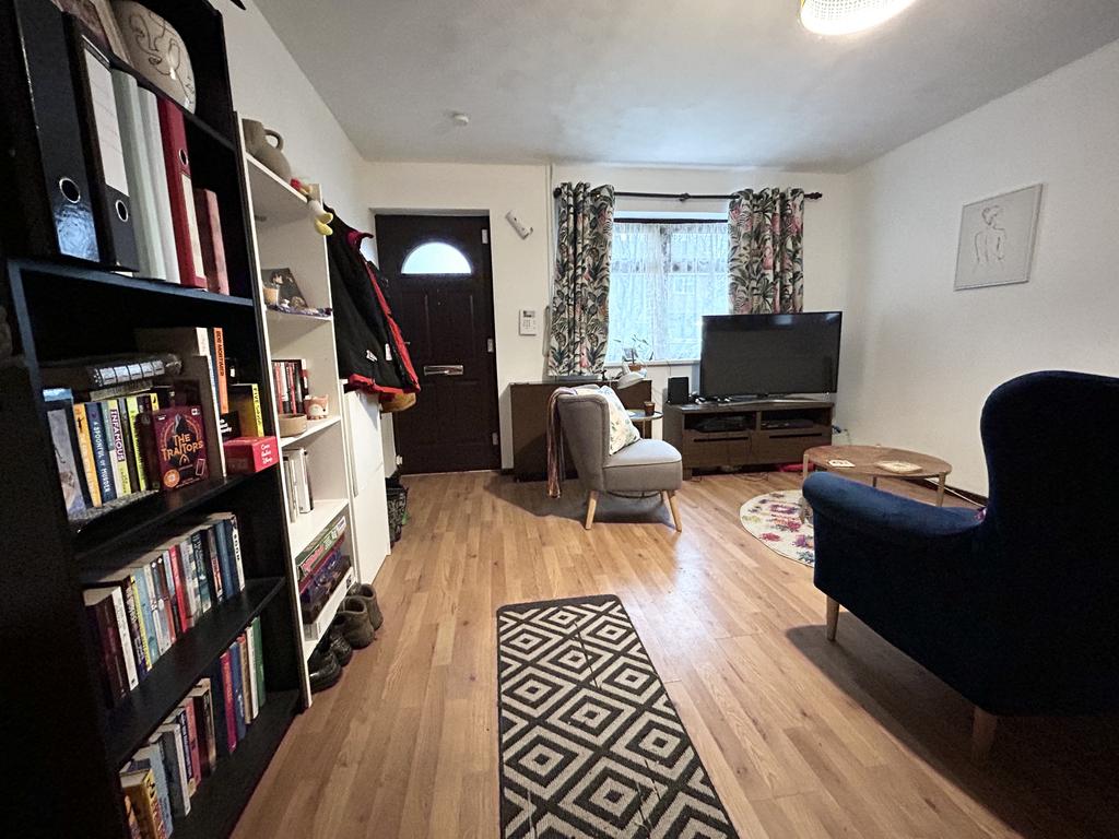 House in Salford, Greater Manchester - View 4