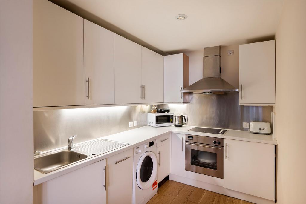 Apartment in London - View 4